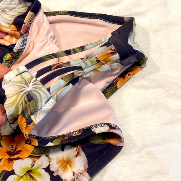 Two piece bikini. 36C Brown & pink with tropical flowers (peach, green & crème). - Picture 8 of 8